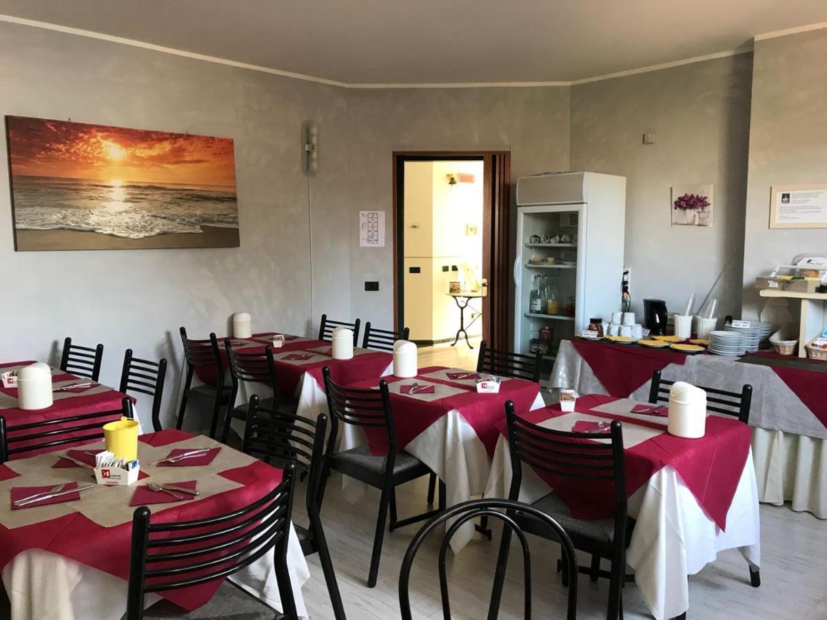 Green Hotel Poviglio  エクステリア 写真