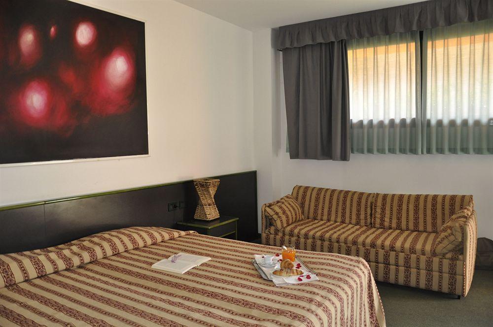 Green Hotel Poviglio  エクステリア 写真