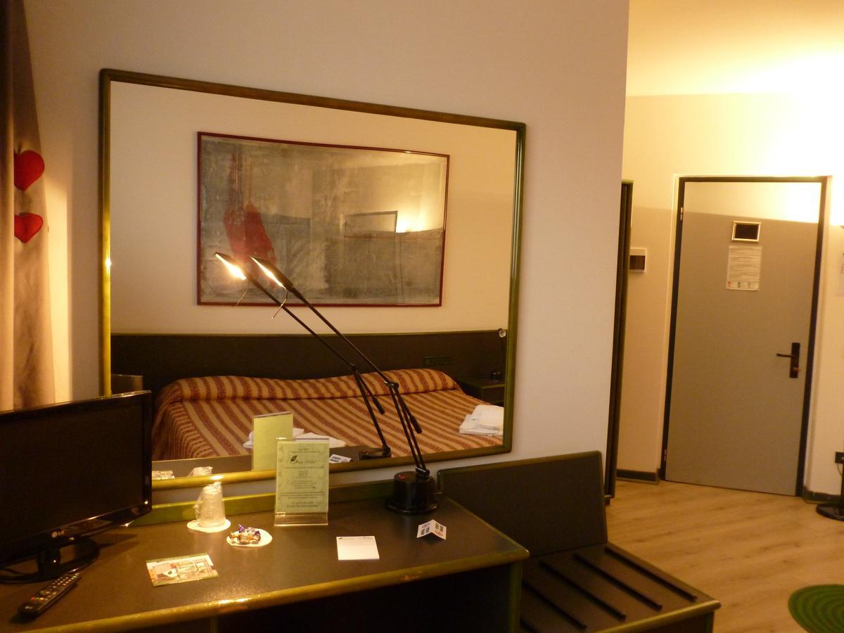 Green Hotel Poviglio  エクステリア 写真